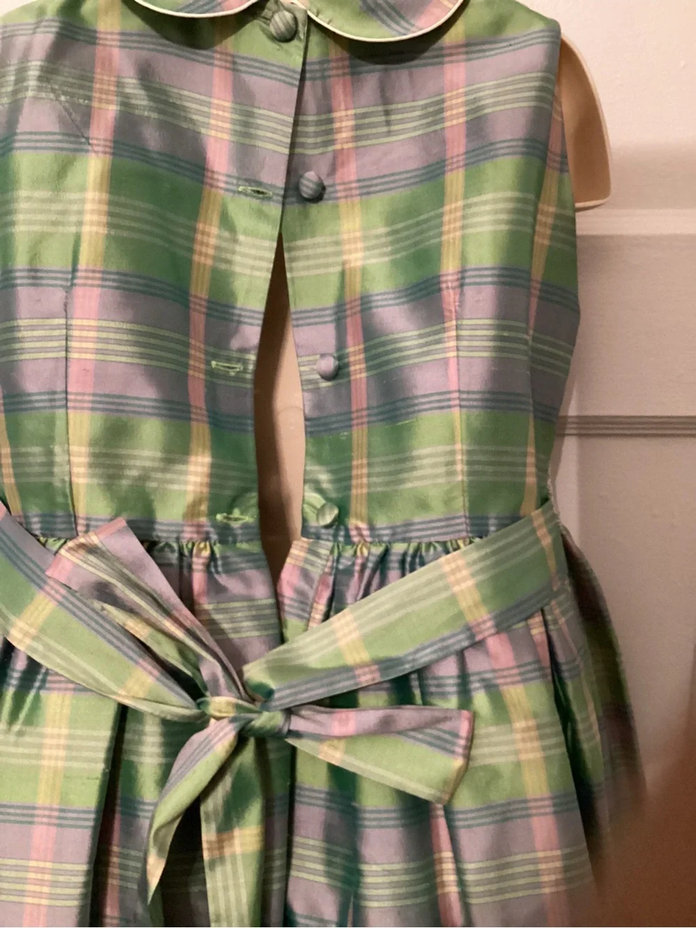 Anavini Silk Classic Girls' Plaid Smocked Dress in Green and Pink